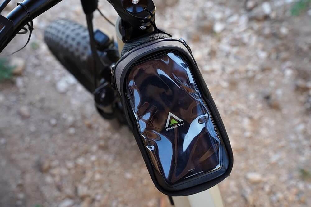 Bakcou Phone Bag