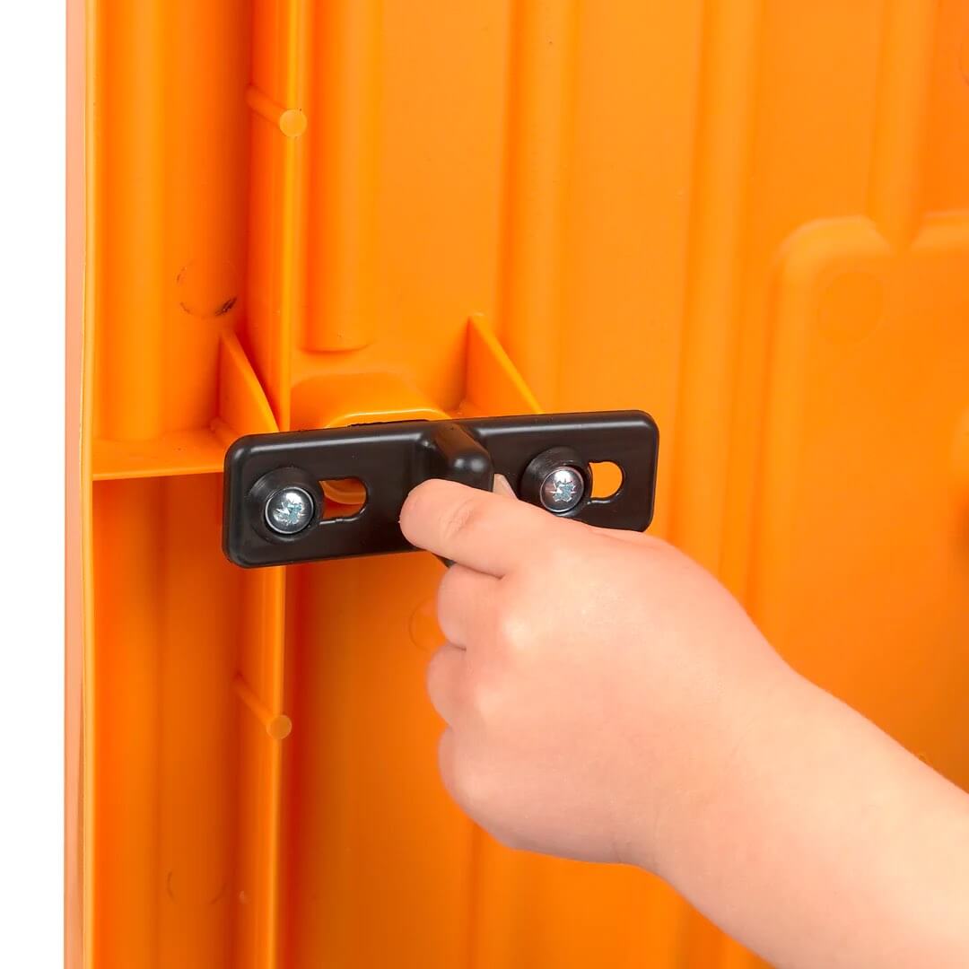 Kettler USA Injusa Children's COUNTRY PLAYHOUSE, Windows, Chimney, INJ2033