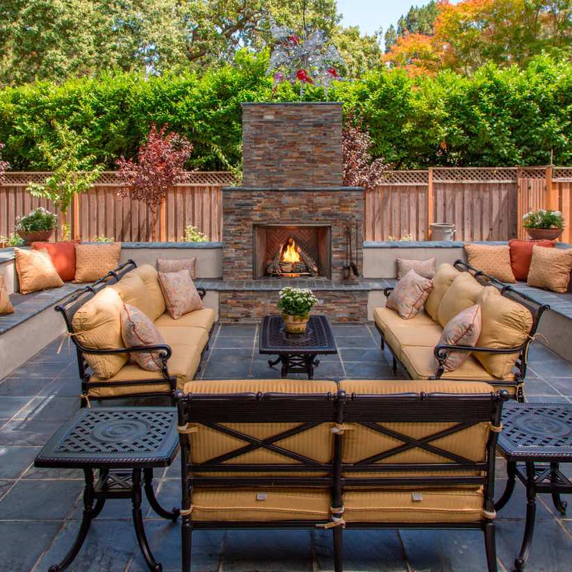 Majestic Courtyard 42 ODCOUG-42 Traditional Outdoor Gas Fireplace