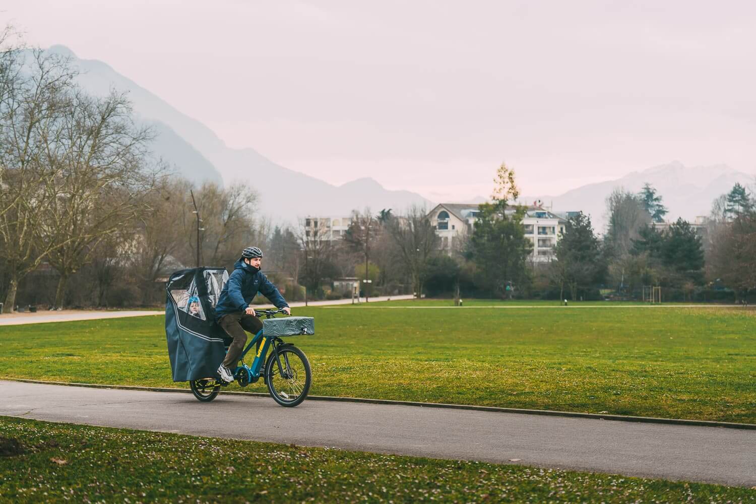 Yuba POP SHELTER, Mounted Directly on Bike Rack