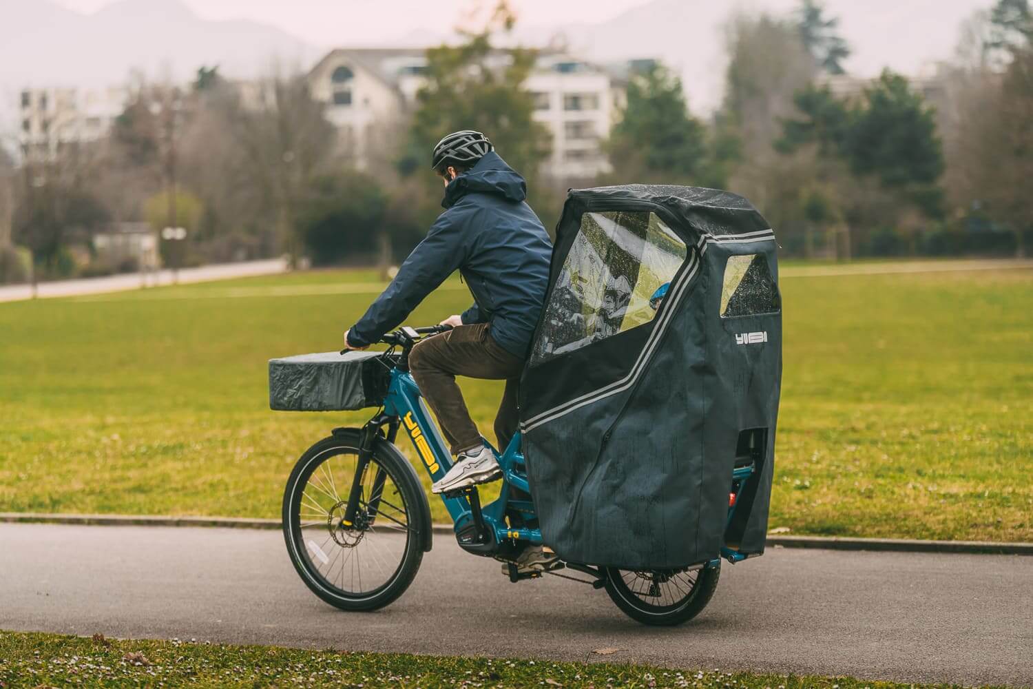 Yuba POP SHELTER, Mounted Directly on Bike Rack