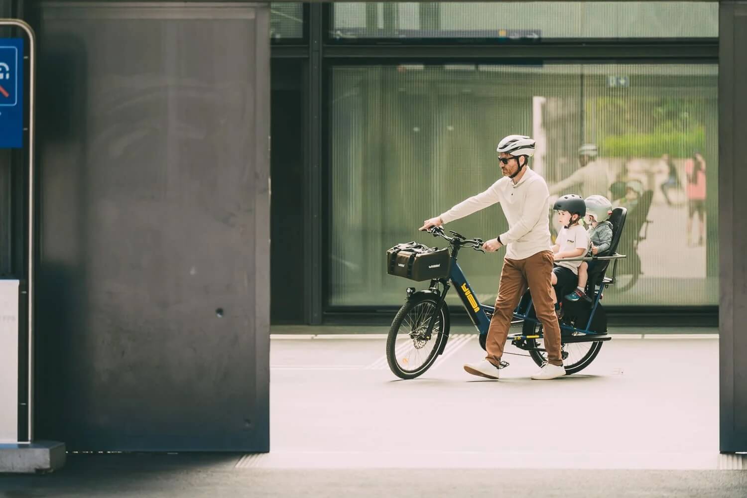 Yuba BODA BODA Compact Commuter Electric Cargo Bike