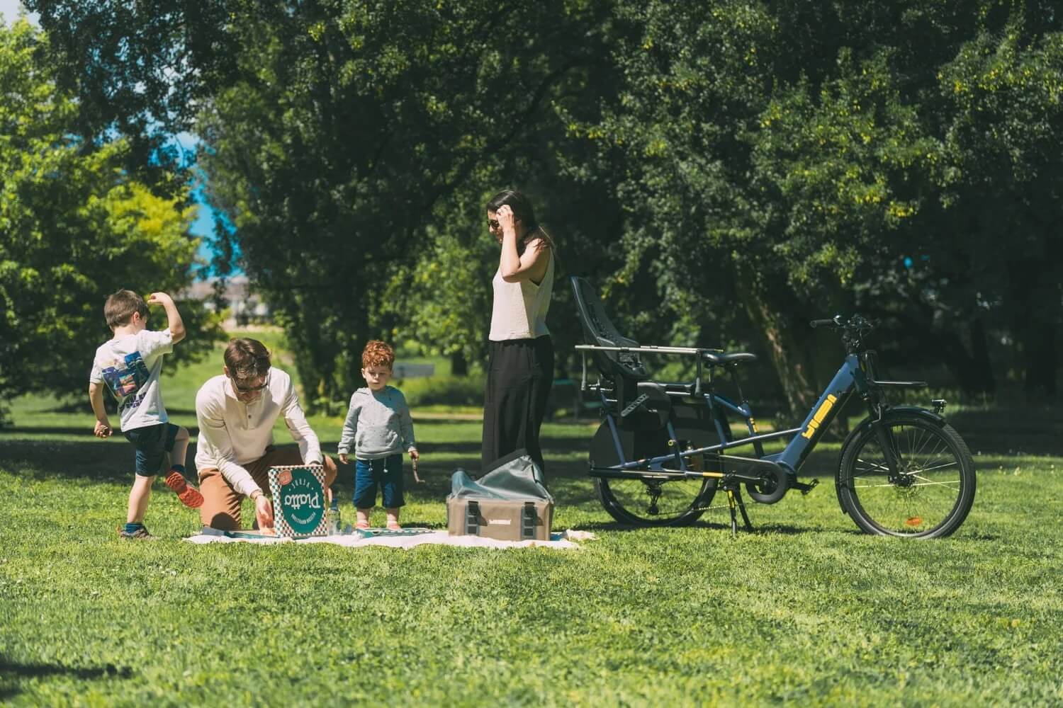 Yuba BODA BODA Compact Commuter Electric Cargo Bike