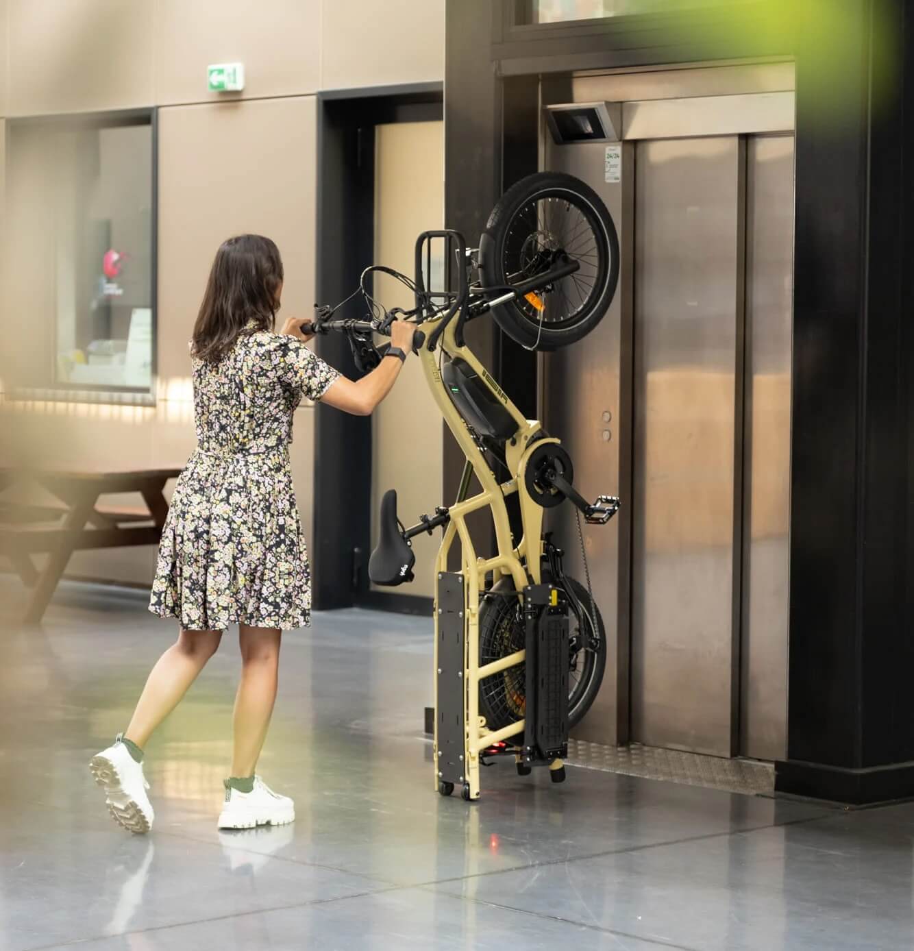 Yuba FASTRACK V2 Compact Commuter Electric Cargo Bike