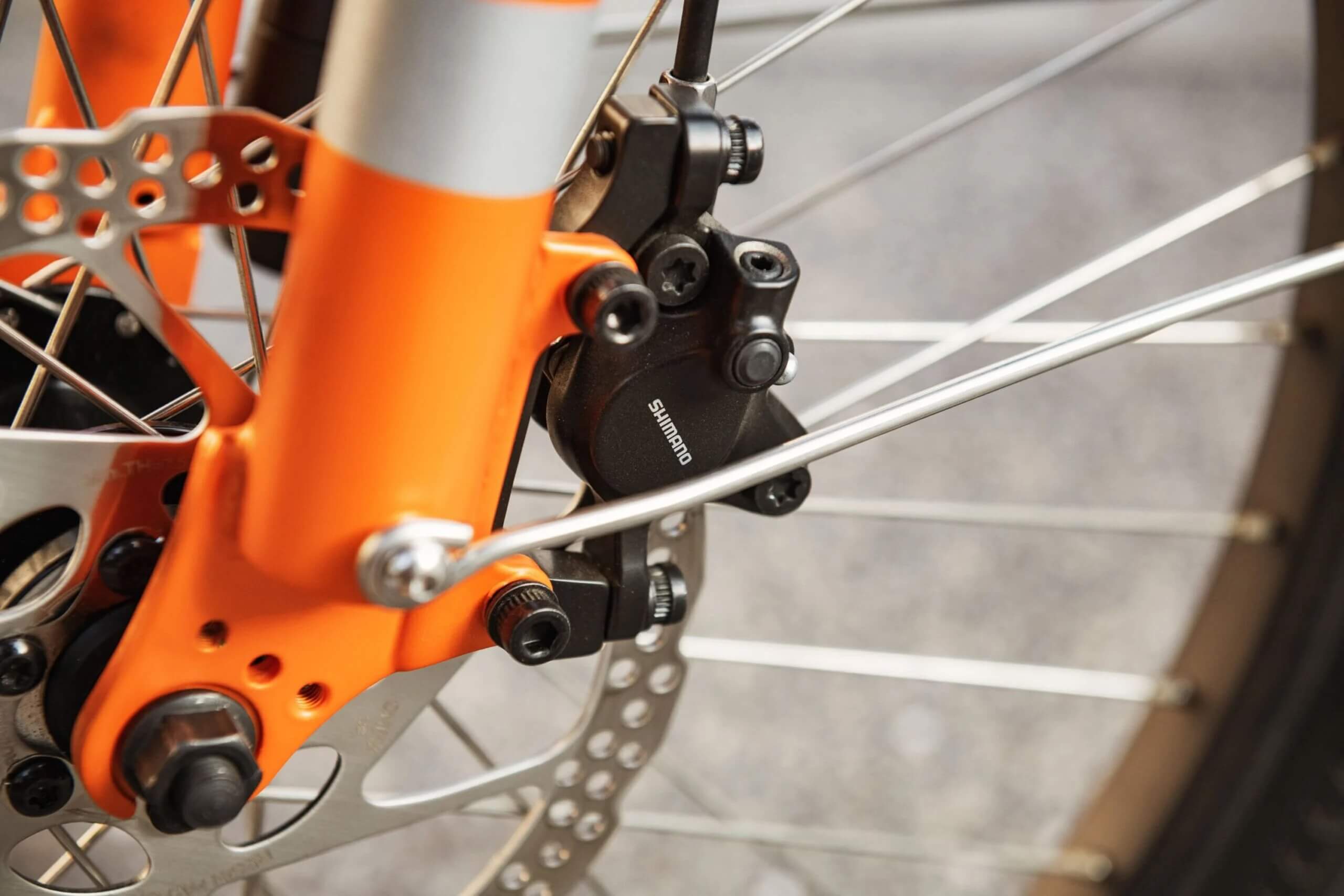 Yuba KOMBI E5 HT Compact Commuter Electric Cargo Bike, Front Fixation Version