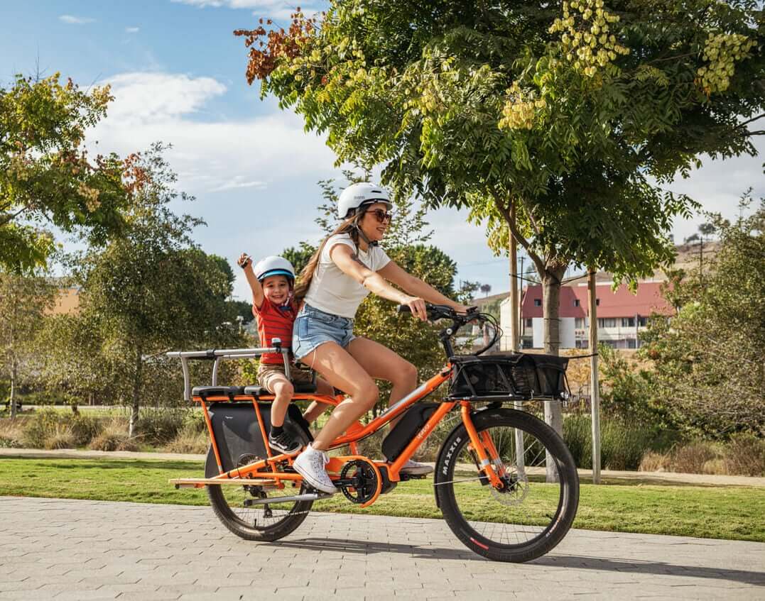 Yuba KOMBI E5 HT Compact Commuter Electric Cargo Bike, Front Fixation Version
