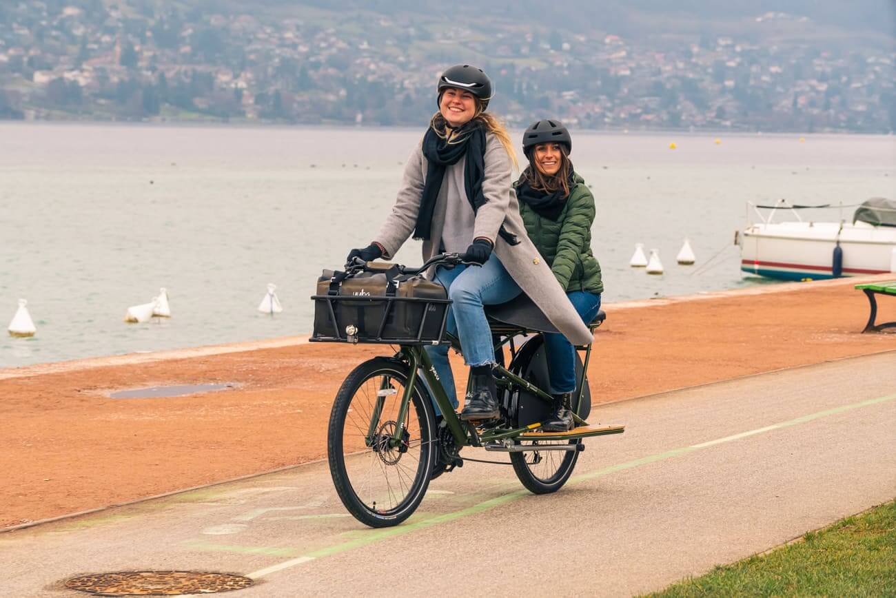 Yuba MUNDO V6 LUX Longtail Electric Cargo Bike