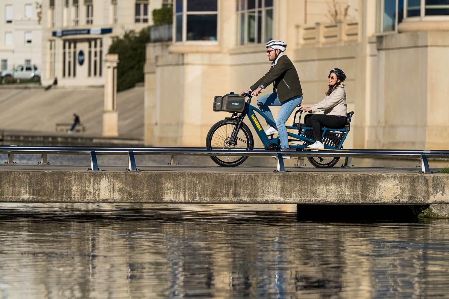 Yuba SPICY CURRY V4 Longtail Electric Cargo Bike