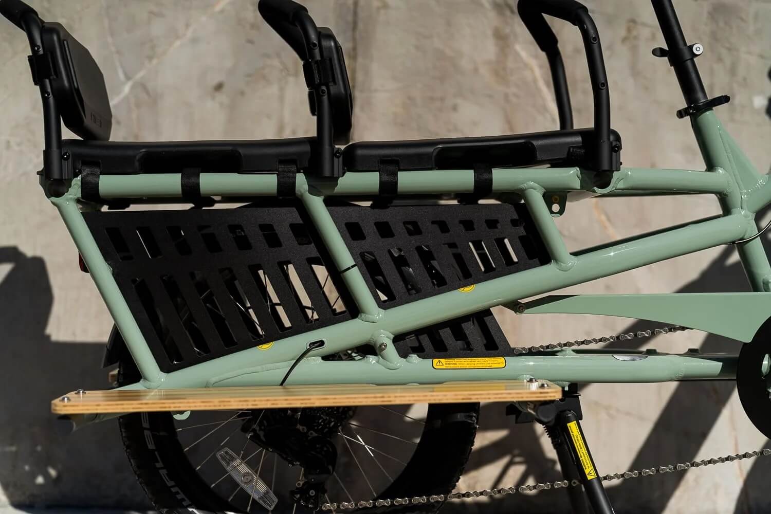 Yuba SPICY CURRY+ Longtail Electric Cargo Bike