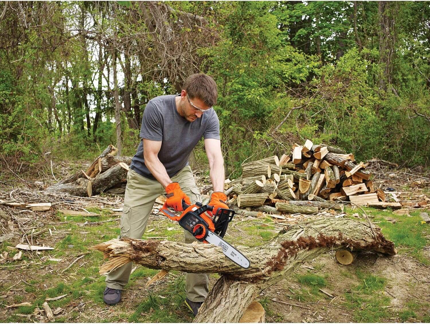 Black Decker 40V Max 12″ Cordless Electric Chainsaw, LCS1240