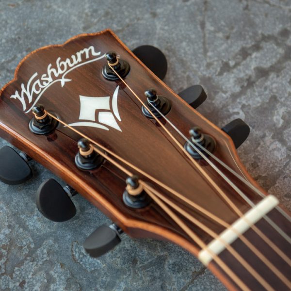 Washburn WCG25SCE Comfort Deluxe Series Acoustic Electric Guitar
