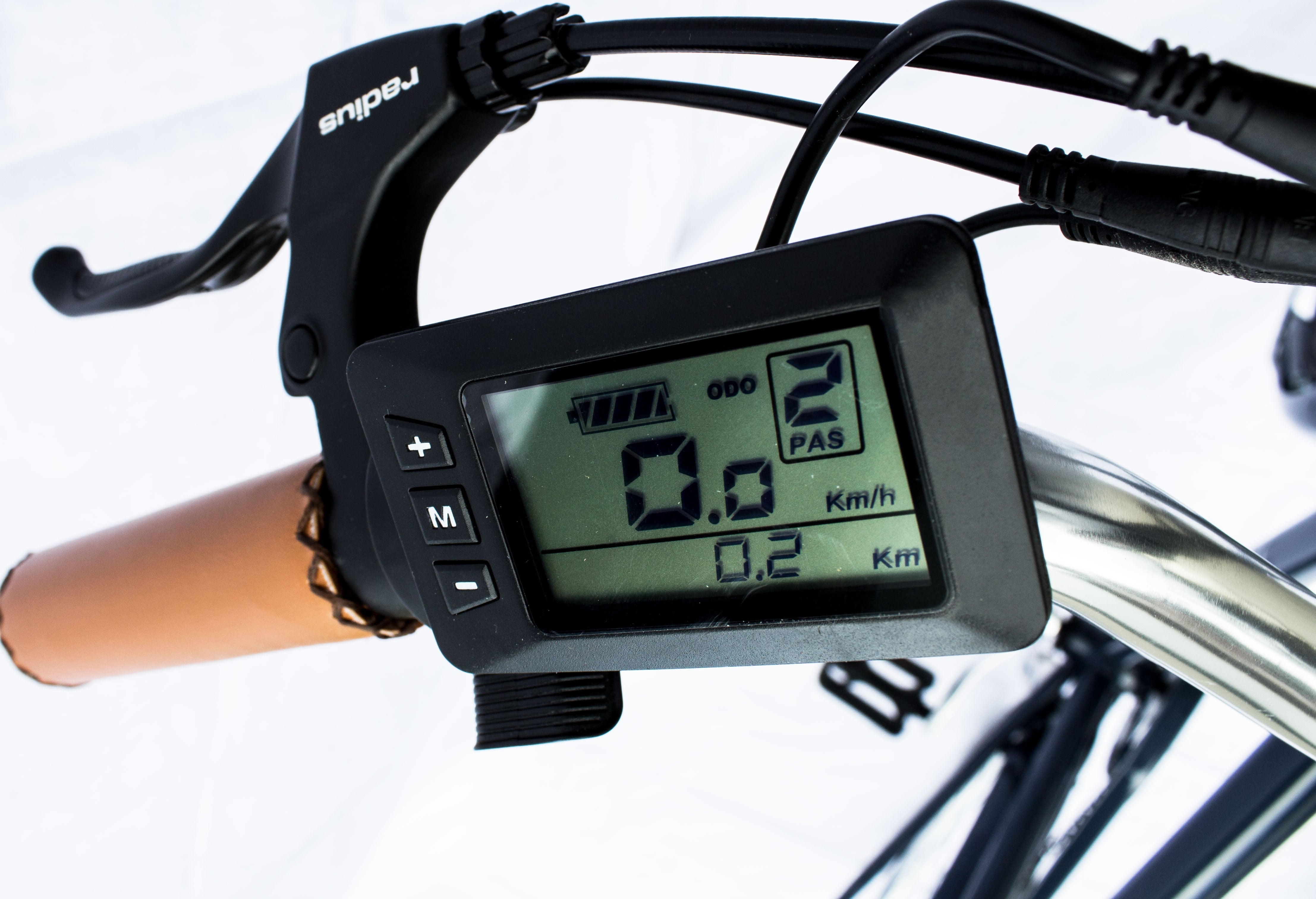 Micargi HOLLAND V7 Women's 350W 48V 700c Step-Through City Electric Bike - Upzy.com