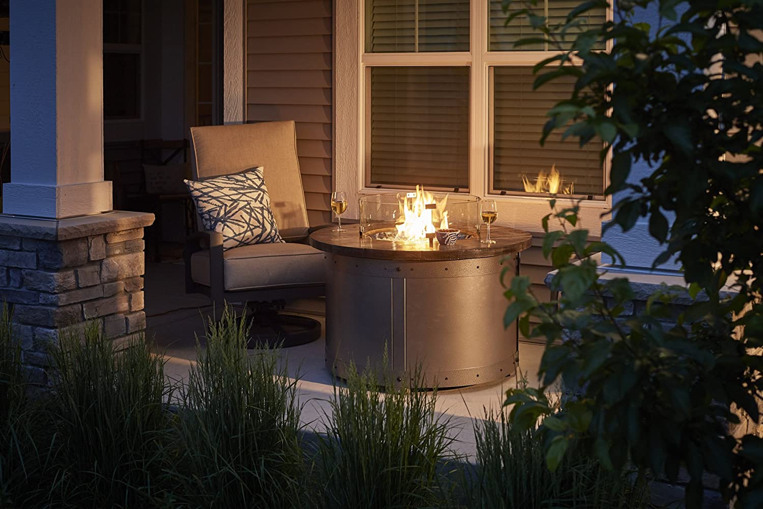 Outdoor GreatRoom Edison ED-20 Round Gas Fire Pit Table, Crystal Fire Burner - Upzy.com